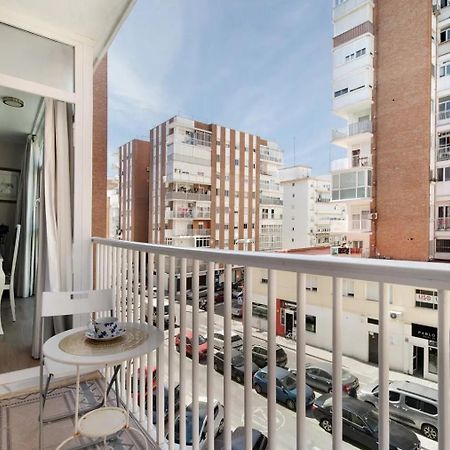 Cozy Room In Stylish Flat Just Steps From The Beach Cádis Exterior foto