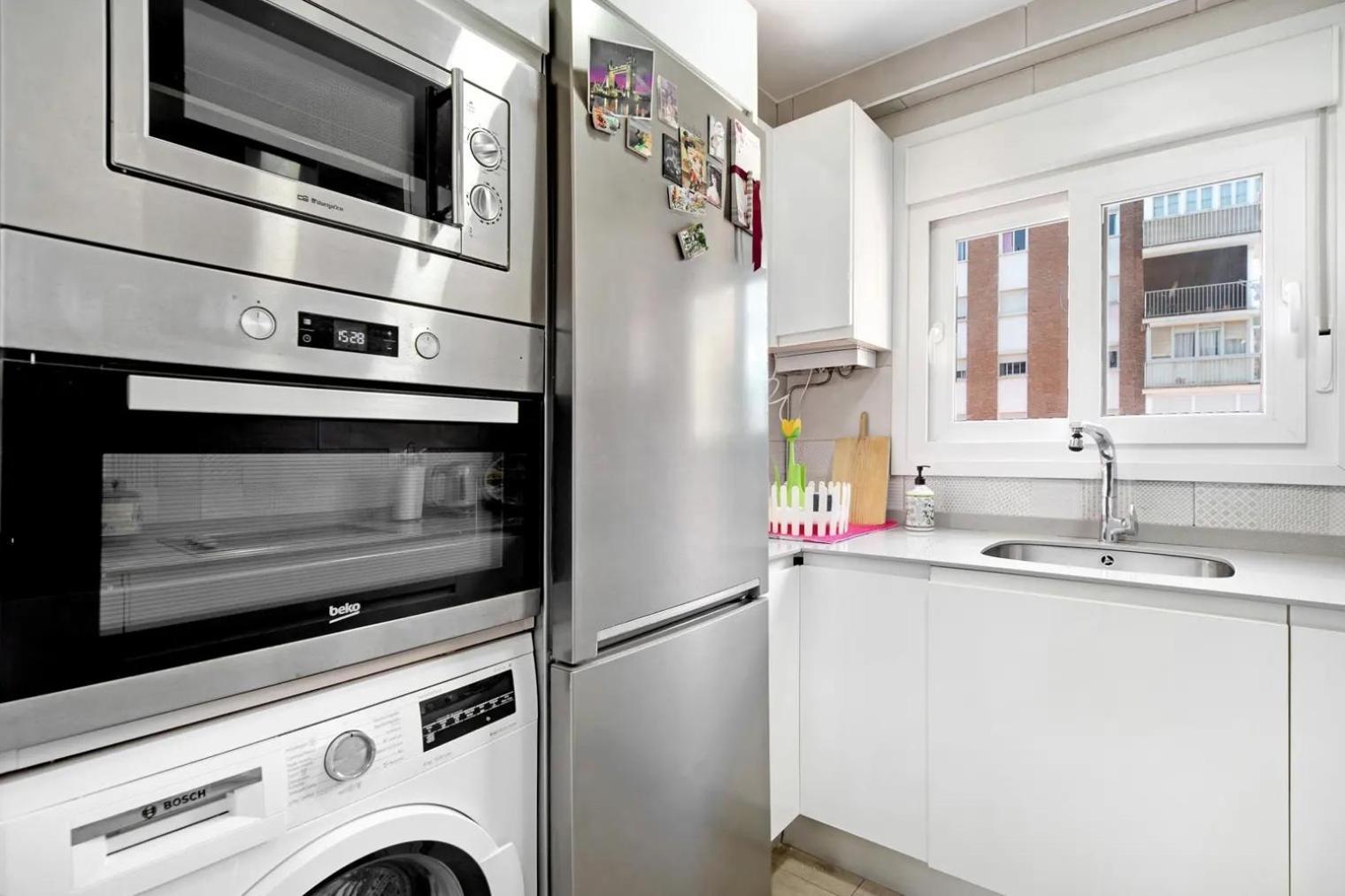 Cozy Room In Stylish Flat Just Steps From The Beach Cádis Exterior foto